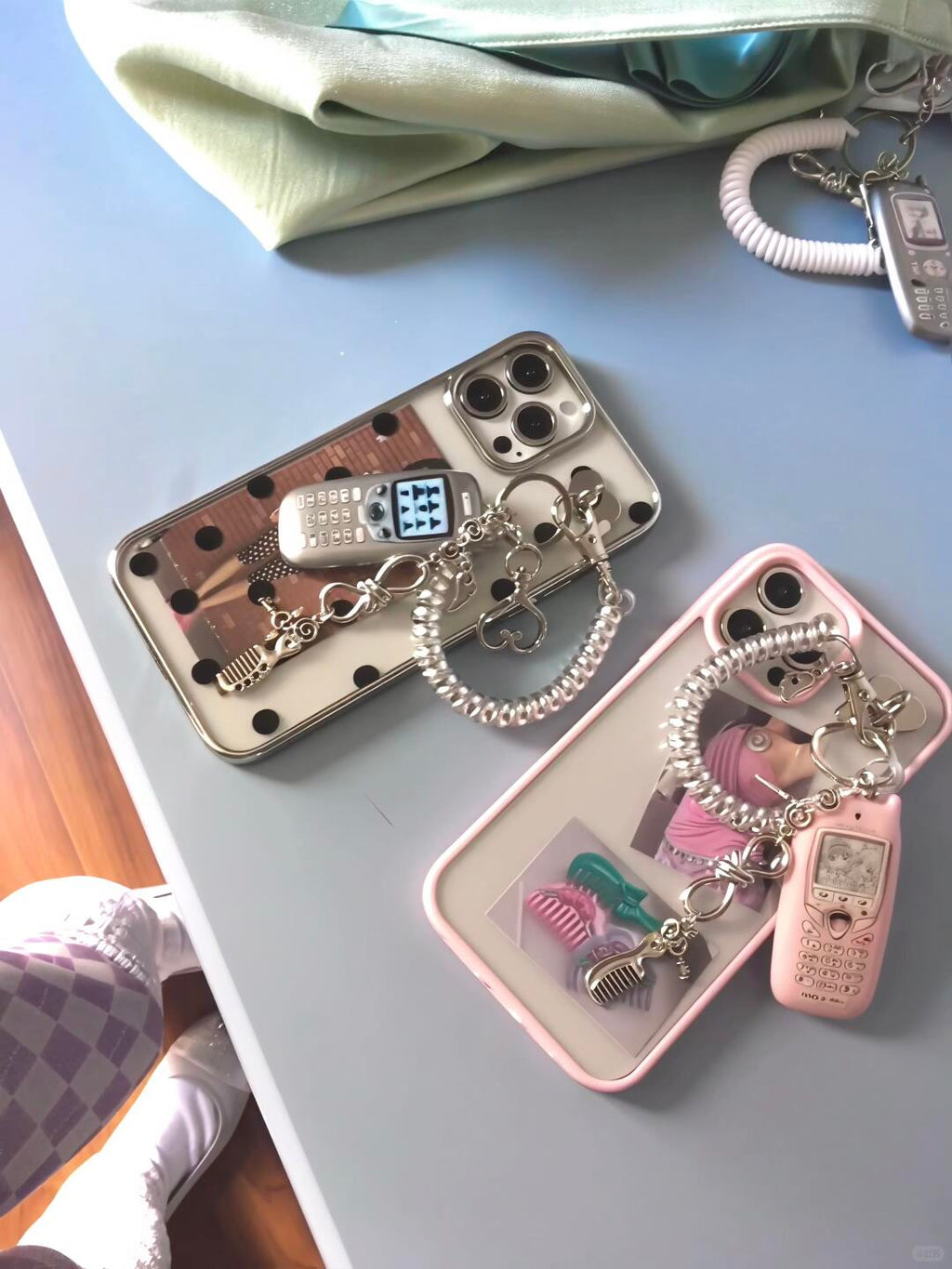 Mobile phone-shaped charm