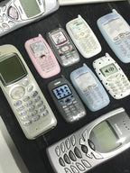 Mobile phone-shaped hairpin